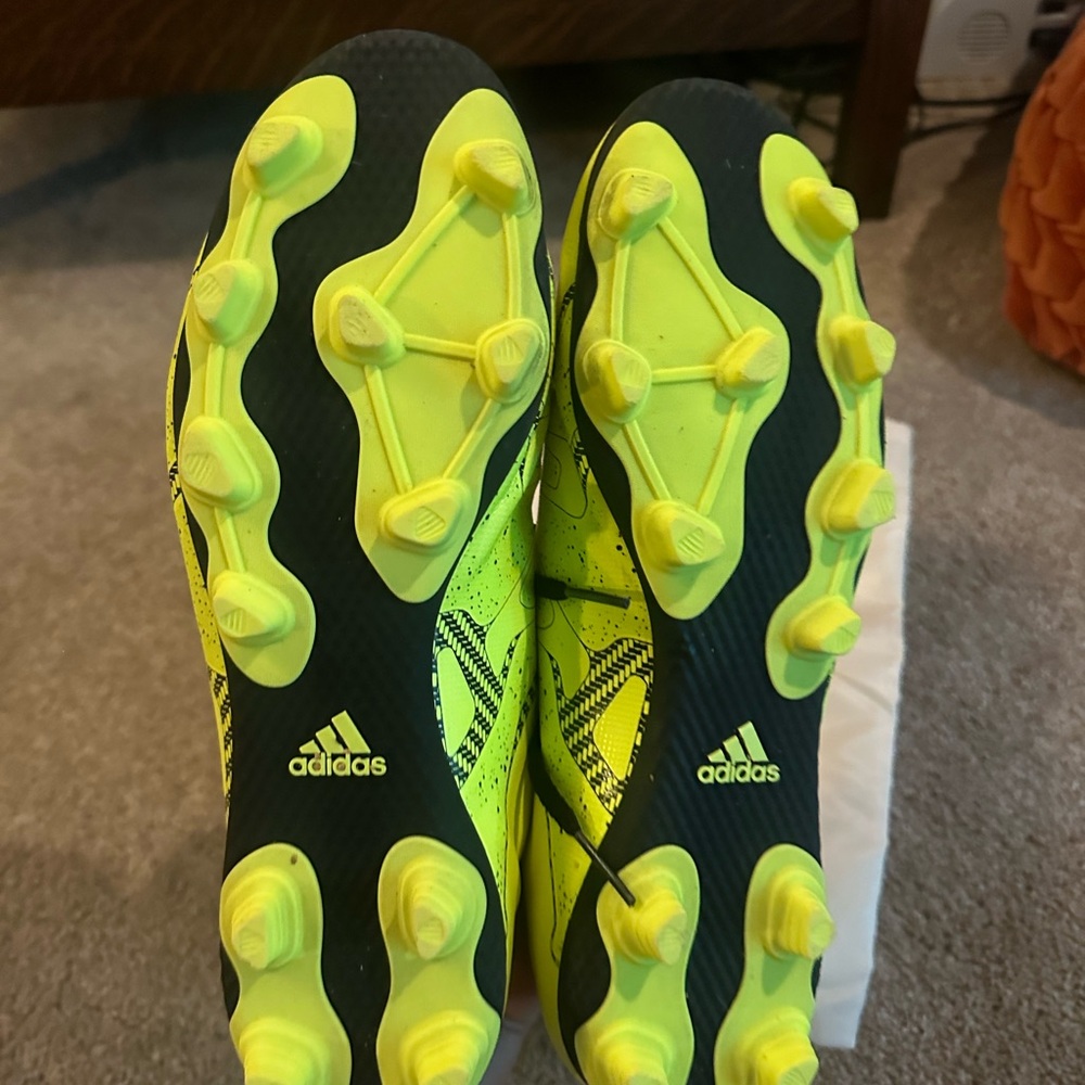 Adidas cleats - Picture 3 of 5